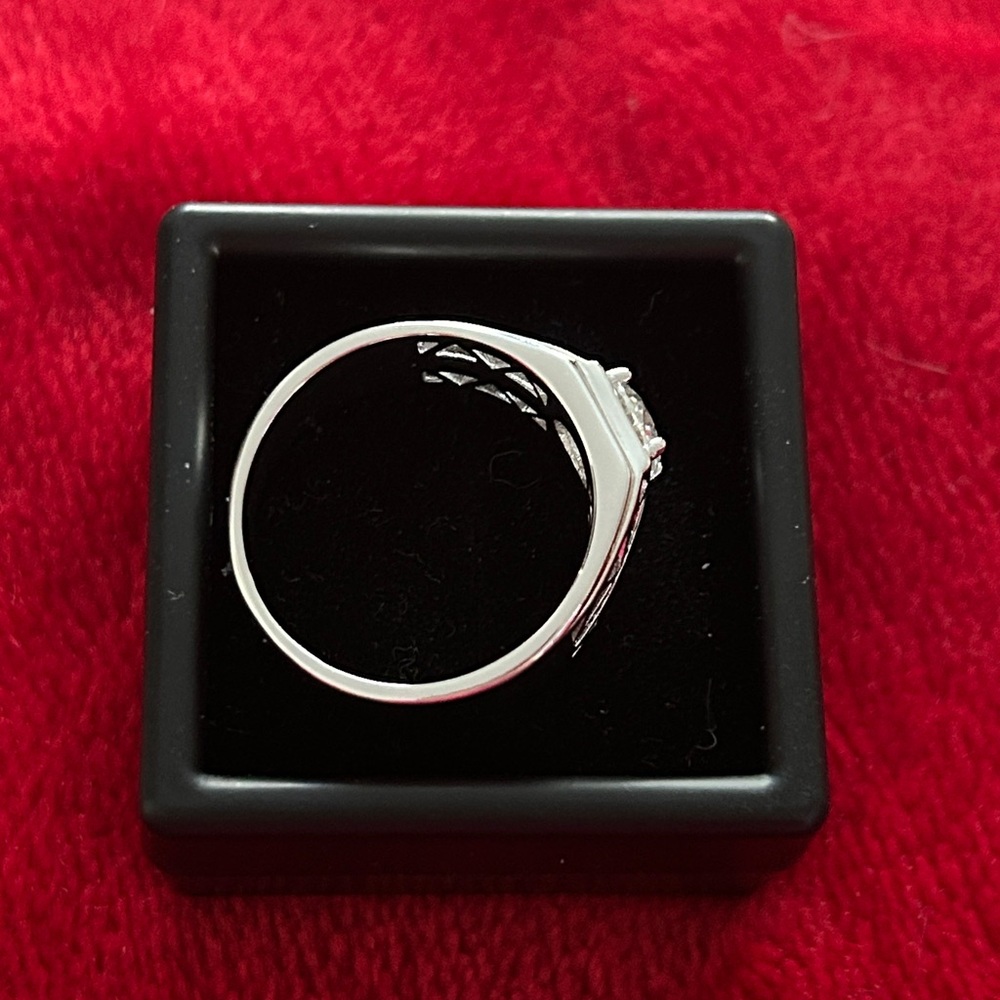 1.0 carat Moissanite Diamond ring size 10 UNISEX - Picture 3 of 8
